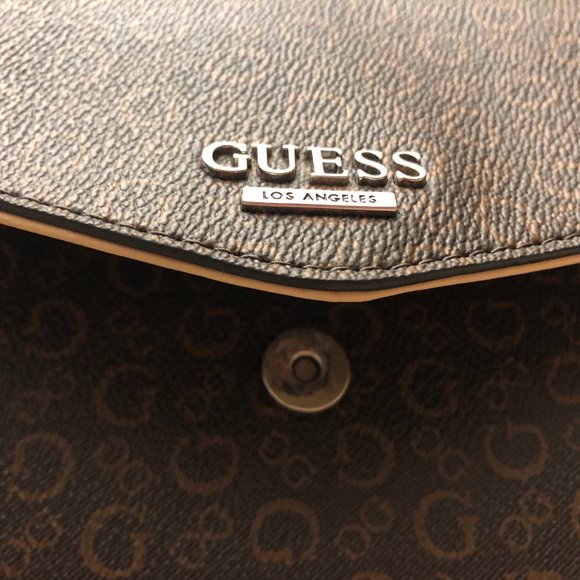 AUTHENTIC & NEW Classic Guess Shoulder/Crossbody Purse. - Picture 12 of 13